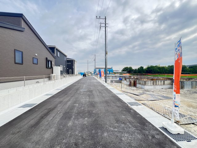 磯城郡田原本町黒田全4棟1号棟の前面道路含む現地写真