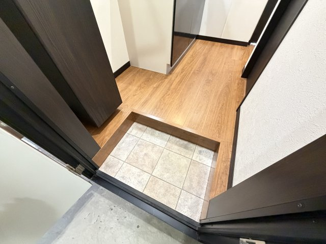 プラネアドール天台の玄関|他号室参考写真