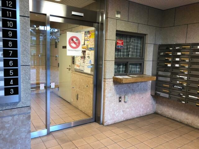 リリオ壱番館のエントランス