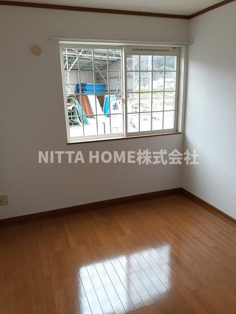 朝来市和田山町土田のアパートの内装|洋室は５．５帖と６帖の２部屋です◇
