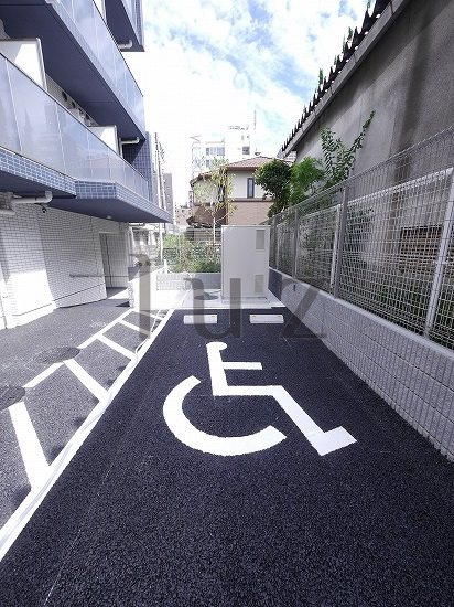 ガーラグランディ川崎西口の駐車場