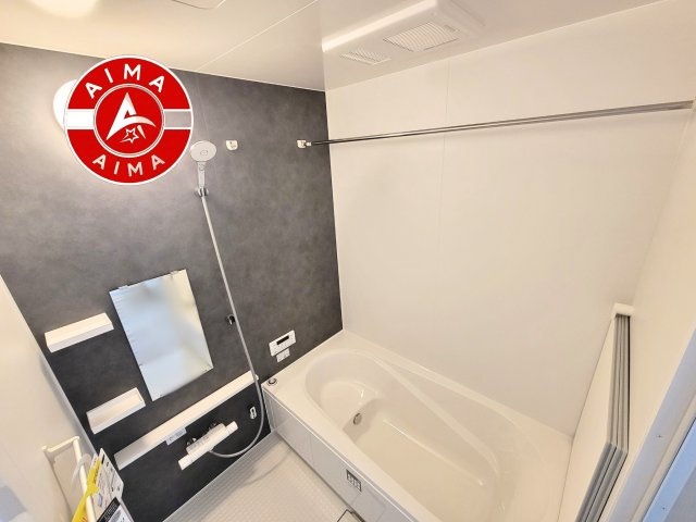 糸島市高田4丁目第3-1棟（1号棟）の内観：施工例|1日の疲れを癒してくれる広々バスルーム。雨の日のお洗濯にも大活躍な浴室乾燥機付です！