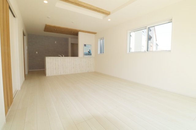 大玉村大山字行屋　　　６号棟　　　大山小学校、大玉中学区の居間・リビング|※同社施工例