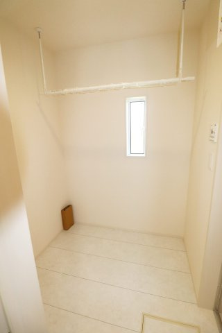 大玉村大山字行屋　　　６号棟　　　大山小学校、大玉中学区の洗面所|※同社施工例
