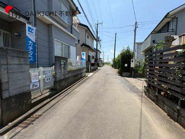 【前面道路含む現地写真】 | 鶴ヶ島市下新田　中古戸建