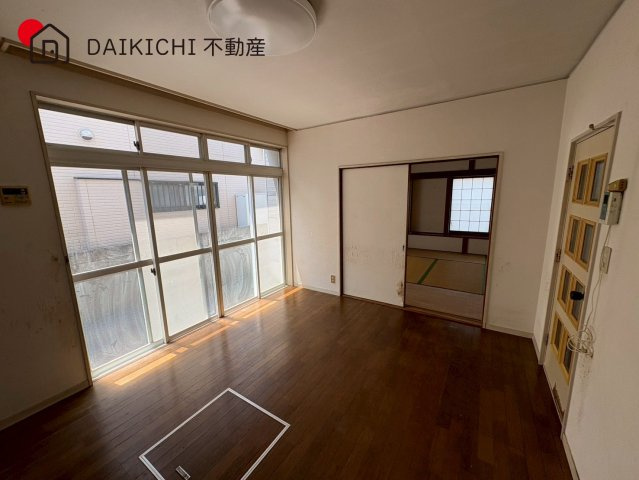 【居間・リビング】 | 鶴ヶ島市下新田　中古戸建