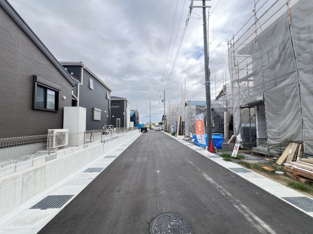 磯城郡田原本町黒田全4棟2号棟の前面道路含む現地写真
