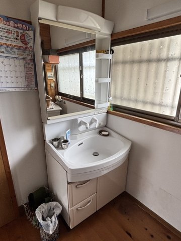 金山町朝日台 5DK 敷地面積170坪の独立洗面台