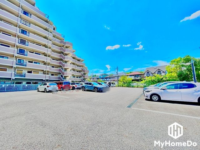 大森アイリス参番館の駐車場|駐車場あり。空き状況につきましてはお気軽に弊社までお問い合わせください。