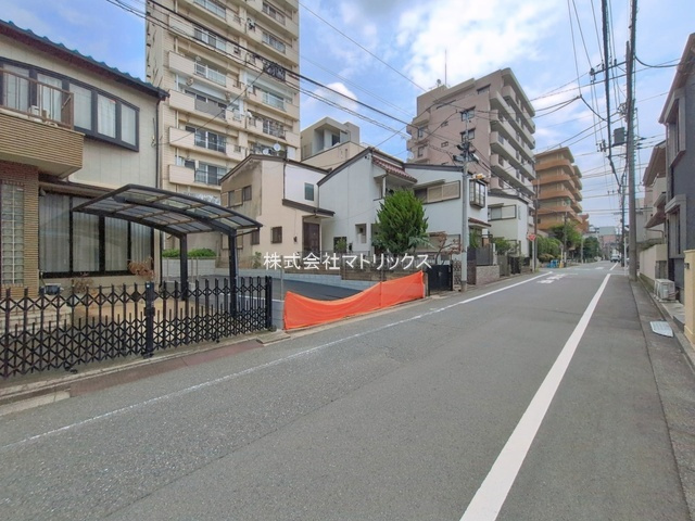 板橋区桜川3丁目　利便性向上エリア　限定1区画の前面道路含む現地写真