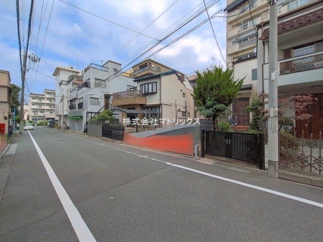 板橋区桜川3丁目　利便性向上エリア　限定1区画の前面道路含む現地写真