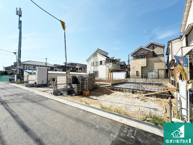 柏原市玉手町　第3期　新築一戸建ての前面道路含む現地写真|周辺は落ち着いた街並みの住宅地！子育てがしやすい住環境です！まだ未完成ですが、現地でしかわからない事もございます。是非一度ご覧ください。