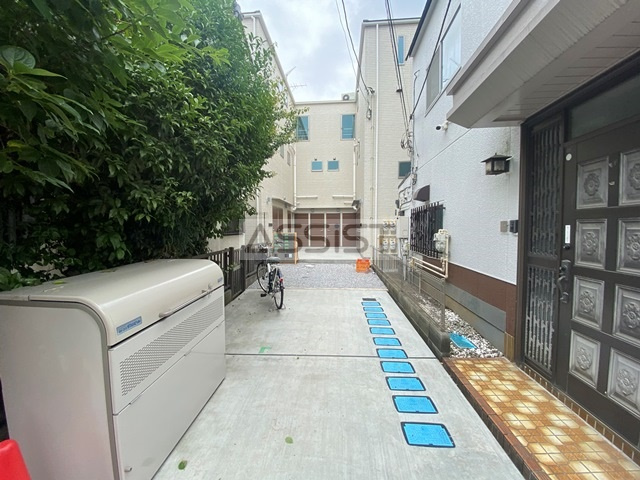 アジュテ・グラース白糸台のエントランス