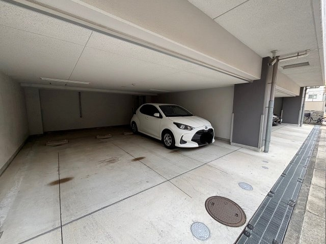 エステムコート新大阪9グランブライトの駐車場