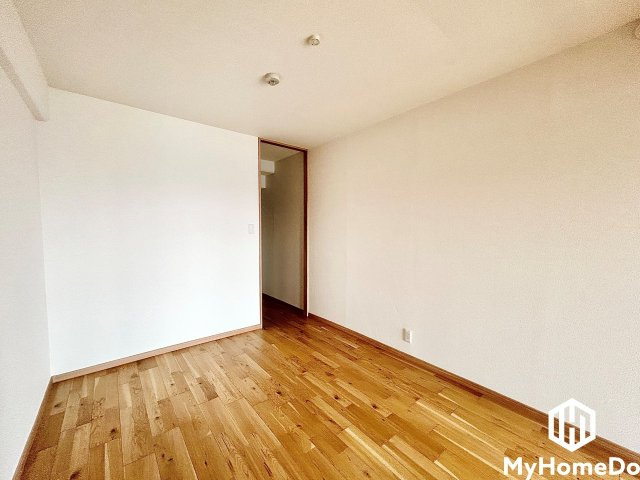 三井大曽根ハイツの子供部屋|便利な収納が揃った洋室で、快適で整頓された日常を。