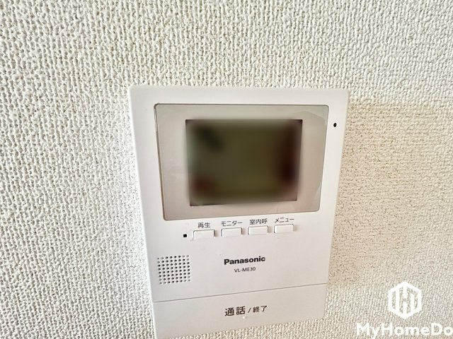 三井大曽根ハイツの防犯設備|突然の来訪時でも安心なモニター付き。お留守番中のお子様でも簡単に来訪者の確認ができます。