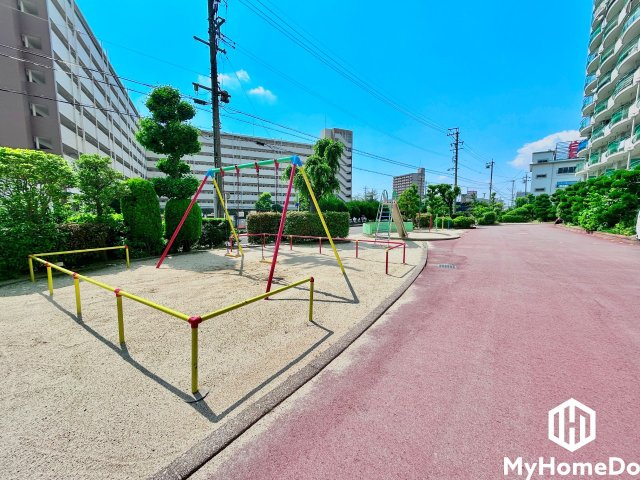 三井大曽根ハイツの周辺|滑り台やブランコ、幼児向けの遊具などがあり、公園デビューからアクティブな遊びまで楽しめます。