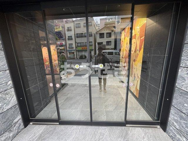 メイクスＷアート横浜関内のエントランス