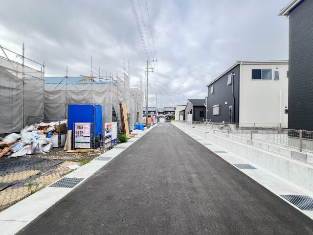 磯城郡田原本町黒田全4棟4号棟の前面道路含む現地写真