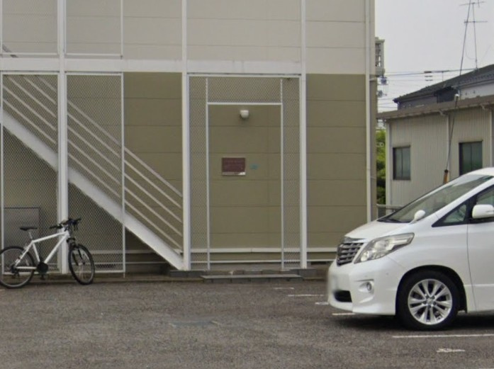 レオパレスブランシェ海老名Ⅱのエントランス