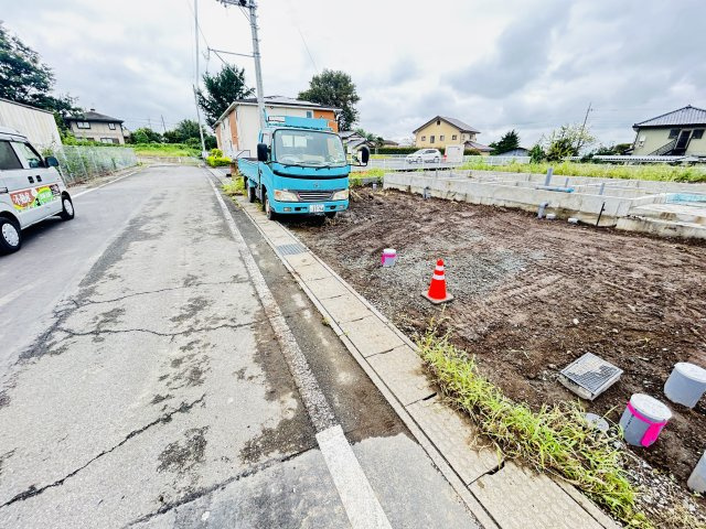 新築　前橋市富士見町時沢第11　クレイドルガーデン　3号棟の前面道路含む現地写真|現地写真　北側接道幅員約6ｍ