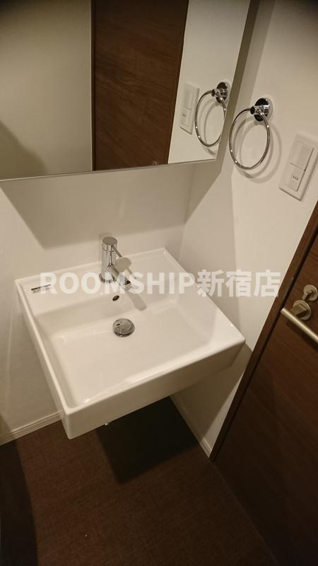 Ludens千歳台の洗面所