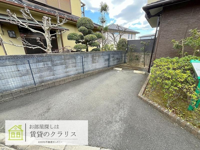 エターナルウッドⅡの駐車場