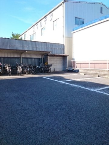 オーチャート１０の駐車場