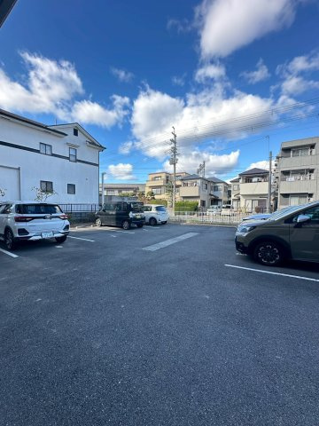 LeVert（ルヴェール）高槻の駐車場