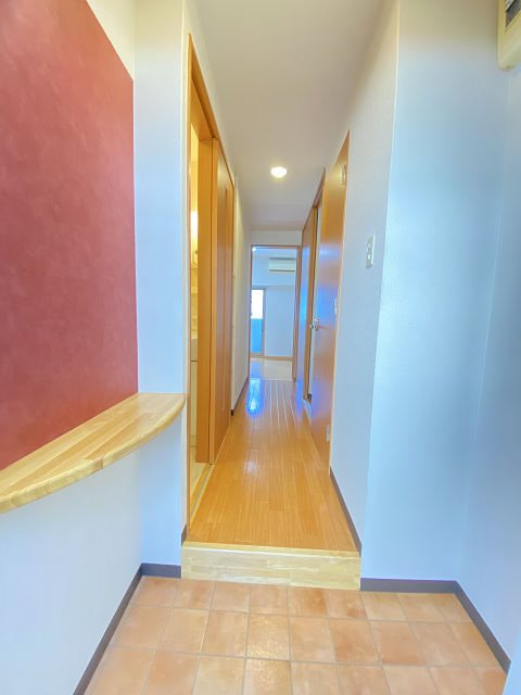 日和マンションの玄関