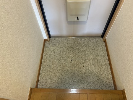ポコアポコ明石本町アネックスの玄関