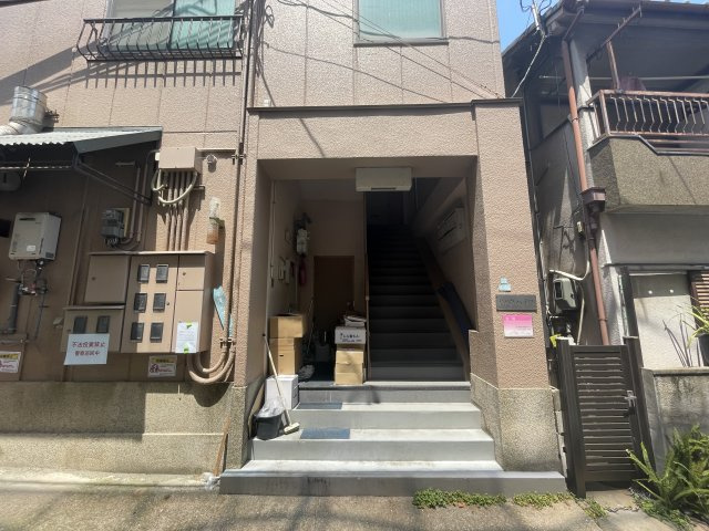 山中ハイツのエントランス