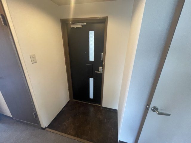 山中ハイツの玄関
