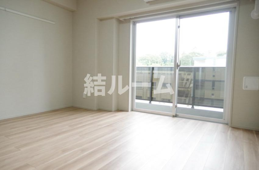 新宿区下落合１丁目の賃貸マンションの居間・リビング