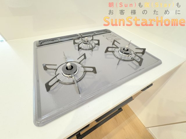 【サンスタ現地販売物件】羽村市神明台3丁目　限定1邸　太陽光発電付新築戸建のキッチン|完成予想内観イメージです