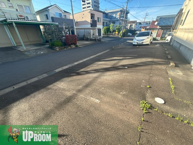 マンション若山の駐車場