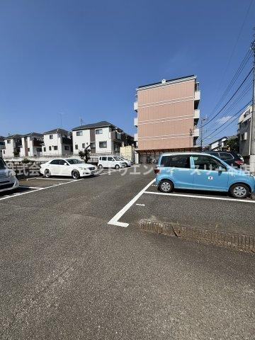 ヴィラ上砂の駐車場
