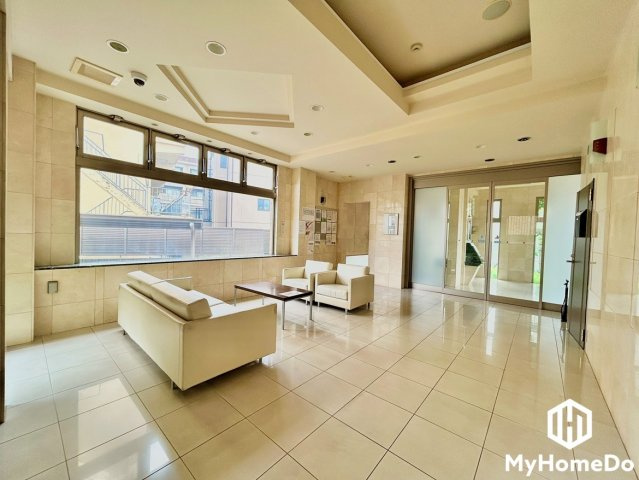 ライオンズマンション矢田川橋緑地ウエストのその他共用部分|ホテルライクなエントランスが、毎日のお出迎えとお見送りを演出。ワンランク上の暮らしを実現します。