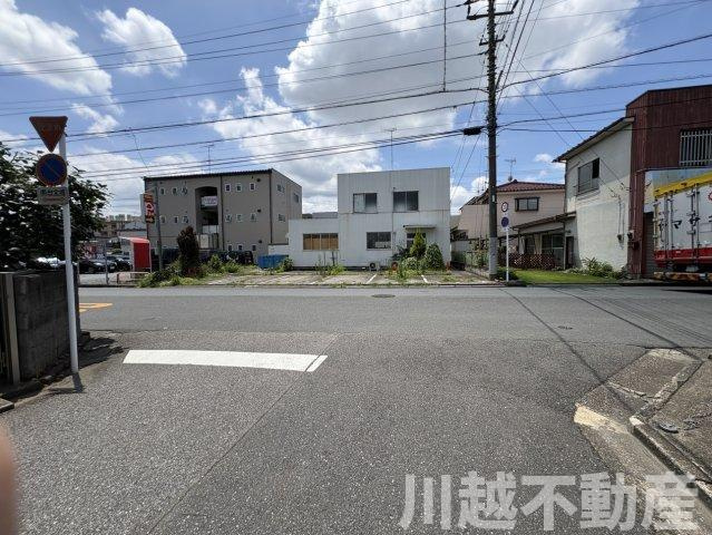 南大塚駅徒歩4分　65坪売地　の前面道路含む現地写真