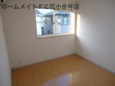 【内装】 | サンプレイス | 広々した洋室