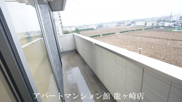 ライトパレスうずら野のバルコニー|※写真は301号室を使用