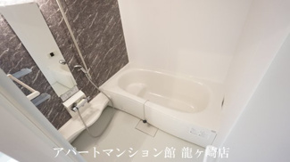 【浴室】 | ライトパレスうずら野 | ※写真は301号室を使用