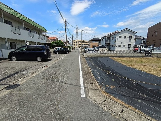 高崎市上佐野町売土地の前面道路含む現地写真