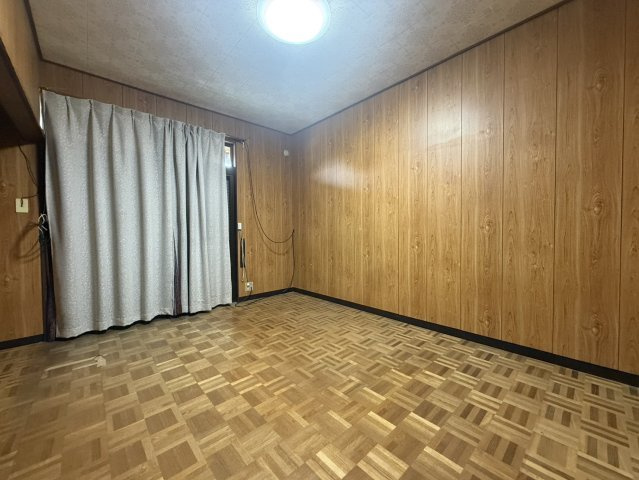 直方市大字上頓野の事務所の洋室|住居
