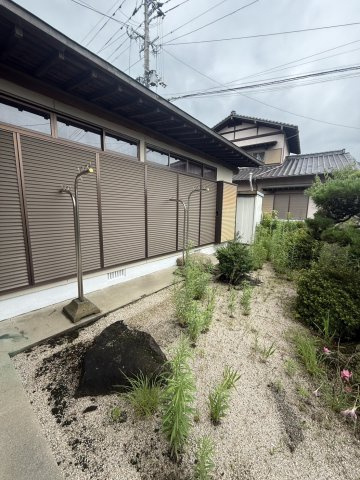 直方市大字上頓野の事務所の庭|住居