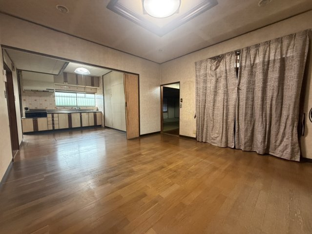 直方市大字上頓野の事務所の居間・リビング|住居