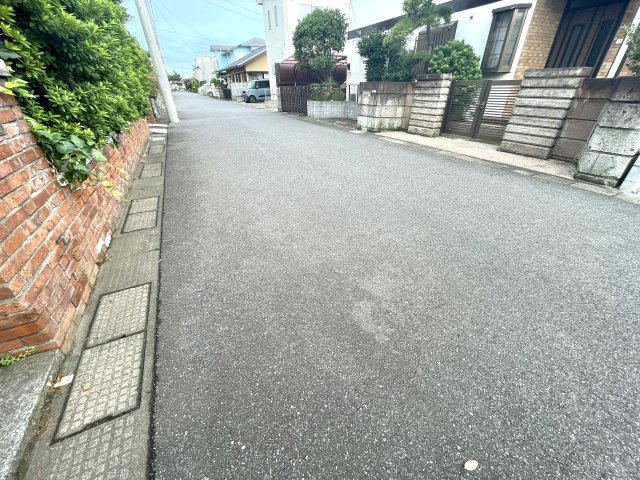 習志野市袖ケ浦５丁目８番の前面道路含む現地写真