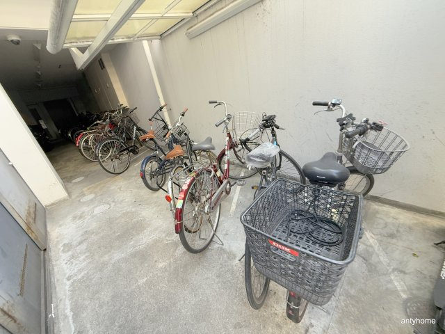 コンチネンタル難波東　仲介手数料無料の駐車場