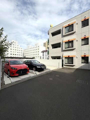 ダイアパレスザ・ワンハンドレッドシティ旭ヶ丘の駐車場