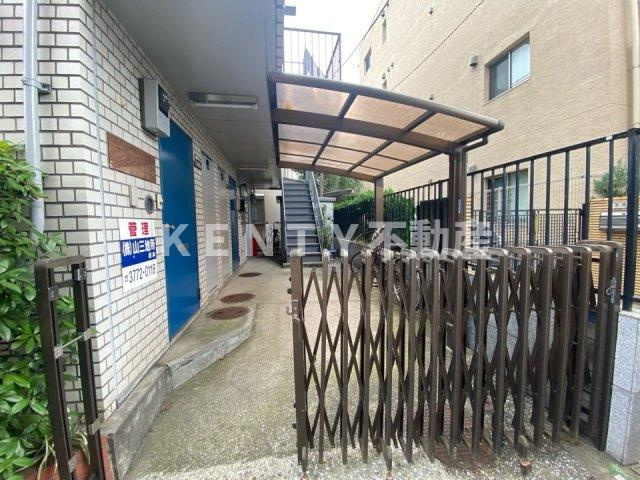 【エントランス】 | フレンズハイツ | 建物の内部です